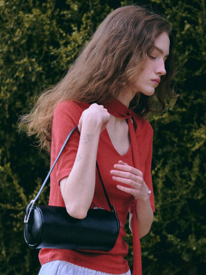 Winsome Barrel Bag [BLACK] - 이미지 4