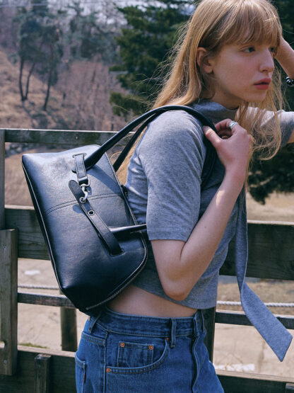 NOA Baguette Bag [Black] - 이미지 2