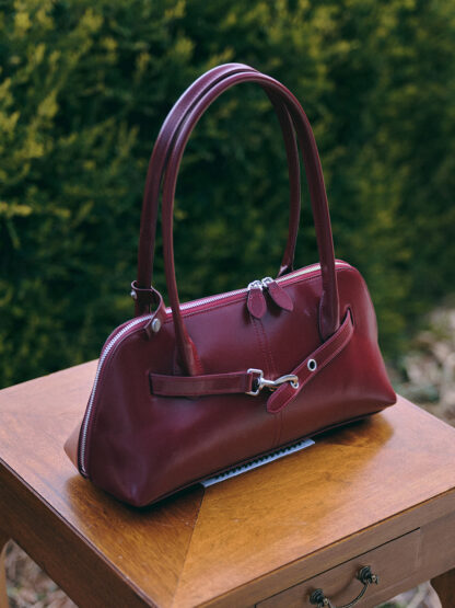 NOA Baguette Bag [Glossy RED BEET] - 이미지 2