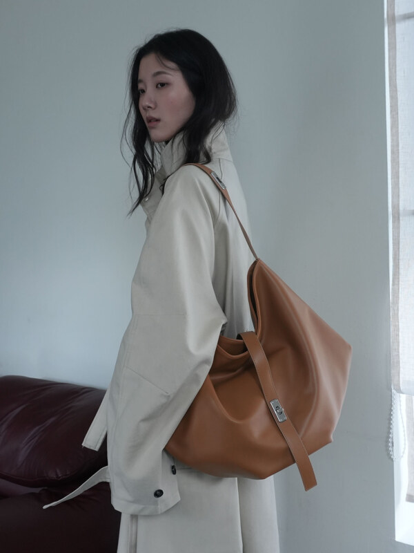 Margo Slouch Bag [Camel]｜大容量スラウチバッグ｜DENU JAPAN