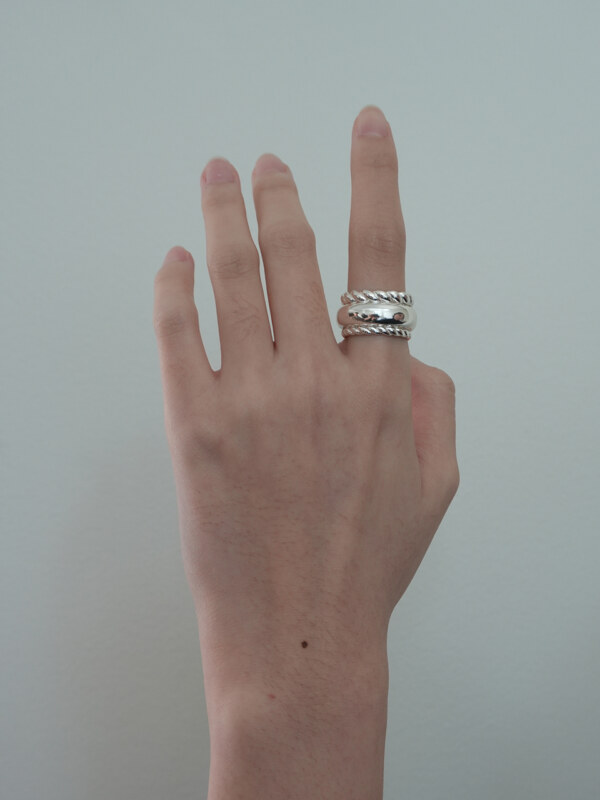 [翌日出荷][ANNA, カズハ, JIHYO, テヨン 着用]Double twist volume ring