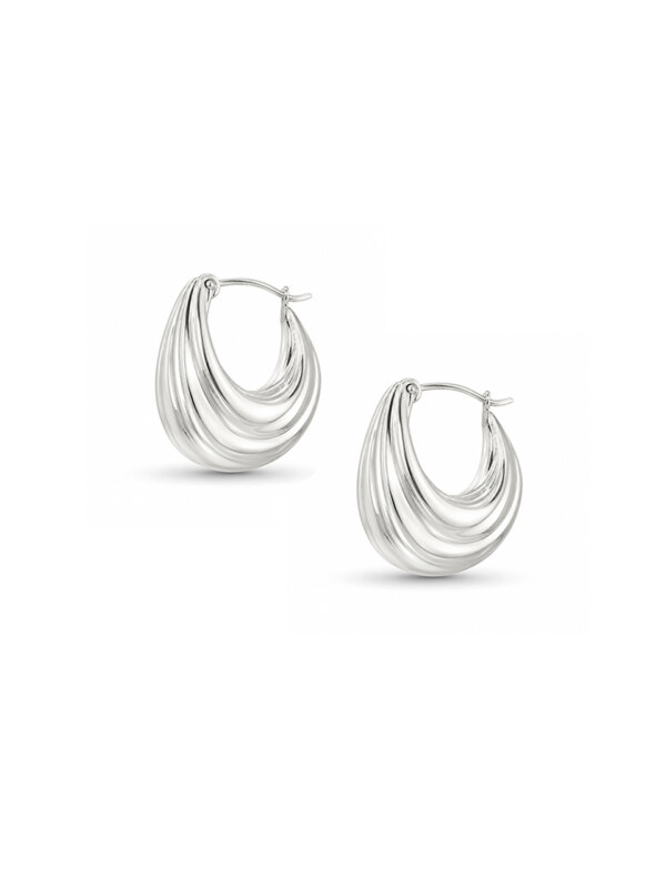 Shell huggie earring